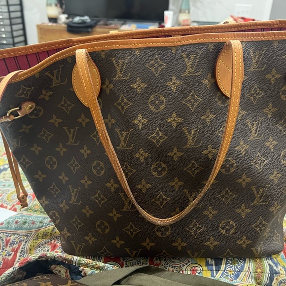 Louis Vuitton Brown Monogram Neverfull MM with Magenta interior. Includes pouch. - Picture 14 of 15